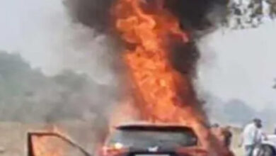 उपमुख्यमंत्री साव के कार्यक्रम में पहुंचने से पहले भाजपा मंडल अध्यक्ष की कार में लगी भीषण आग, कोई हताहत नहीं उपमुख्यमंत्री साव के कार्यक्रम में पहुंचने से पहले भाजपा मंडल अध्यक्ष की कार में लगी भीषण आग, कोई हताहत नहीं