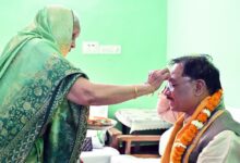 माँ का आशीर्वाद और अपार जनस्नेह : बगिया में आत्मीयता के साथ मना मुख्यमंत्री का जन्मदिन माँ का आशीर्वाद और अपार जनस्नेह : बगिया में आत्मीयता के साथ मना मुख्यमंत्री का जन्मदिन