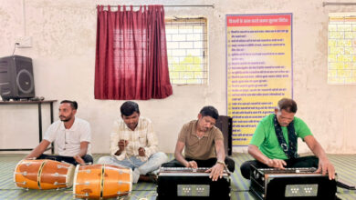 рдЬрд┐рди рд╣рд╛рдереЛрдВ рдиреЗ рдХрднреА рдмрдВрджреВрдХ рдерд╛рдордХрд░ рд╣рд┐рдВрд╕рд╛ рдХреЛ рдЕрдВрдЬрд╛рдо рджрд┐рдпрд╛, рд╡рд╣реА рдкреНрд░рд╢рд┐рдХреНрд╖рдг рд▓реЗрдХрд░ рд╕реАрдЦ рд░рд╣реЗ рд╣реБрдирд░ рдЬрд┐рди рд╣рд╛рдереЛрдВ рдиреЗ рдХрднреА рдмрдВрджреВрдХ рдерд╛рдордХрд░ рд╣рд┐рдВрд╕рд╛ рдХреЛ рдЕрдВрдЬрд╛рдо рджрд┐рдпрд╛, рд╡рд╣реА рдкреНрд░рд╢рд┐рдХреНрд╖рдг рд▓реЗрдХрд░ рд╕реАрдЦ рд░рд╣реЗ рд╣реБрдирд░