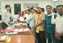 छात्राओं के गर्भवती मामले में सर्व आदिवासी समाज ने अपनी जांच रिपोर्ट कलेक्टर को सौंपा छात्राओं के गर्भवती मामले में सर्व आदिवासी समाज ने अपनी जांच रिपोर्ट कलेक्टर को सौंपा