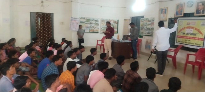 बीजापुर में 85 आत्मसमर्पित नक्सलियों ने दी बुनियादी साक्षरता परीक्षा बीजापुर में 85 आत्मसमर्पित नक्सलियों ने दी बुनियादी साक्षरता परीक्षा