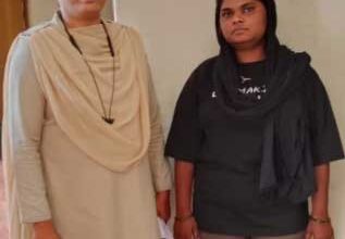 ढाई किलो गांजा के साथ महिला गिरफ्तार ढाई किलो गांजा के साथ महिला गिरफ्तार