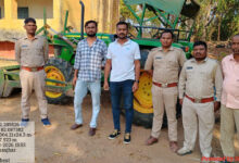 рд╡рди рднреВрдорд┐ рдкрд░ рдЕрд╡реИрдз рдЬреБрддрд╛рдИ рдХрд░рддреЗ рдЯреНрд░реИрдХреНрдЯрд░ рдЬрдмреНрдд рд╡рди рднреВрдорд┐ рдкрд░ рдЕрд╡реИрдз рдЬреБрддрд╛рдИ рдХрд░рддреЗ рдЯреНрд░реИрдХреНрдЯрд░ рдЬрдмреНрдд