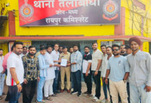 рд╡реАрдЖрдИрдкреА рд░реЛрдб рдХреЗ рдлрд╛рд░реНрдорд╣рд╛рдЙрд╕реЛрдВ рдореЗрдВ рдЕрд╡реИрдз рдирд╢реЗ рдХреА рдкрд╛рд░реНрдЯрд┐рдпреЛрдВ рдкрд░ рд░реЛрдХ рд▓рдЧрд╛рдиреЗ рдпреБрдХрд╛рдВ рдиреЗ рдХреА рдорд╛рдВрдЧ рд╡реАрдЖрдИрдкреА рд░реЛрдб рдХреЗ рдлрд╛рд░реНрдорд╣рд╛рдЙрд╕реЛрдВ рдореЗрдВ рдЕрд╡реИрдз рдирд╢реЗ рдХреА рдкрд╛рд░реНрдЯрд┐рдпреЛрдВ рдкрд░ рд░реЛрдХ рд▓рдЧрд╛рдиреЗ рдпреБрдХрд╛рдВ рдиреЗ рдХреА рдорд╛рдВрдЧ