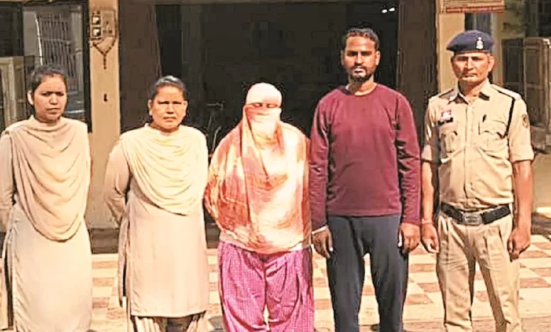 फर्जी मैरिज ब्यूरो का भंडाफोड़, डायरेक्टर समेत दो गिरफ्तार फर्जी मैरिज ब्यूरो का भंडाफोड़, डायरेक्टर समेत दो गिरफ्तार