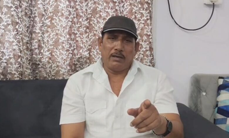 वीडियो वायरल के बाद करेरा विधायक प्रीतम लोधी को मिला शो-कॉज नोटिस, पार्टी ने कार्रवाई की चेतावनी दी वीडियो वायरल के बाद करेरा विधायक प्रीतम लोधी को मिला शो-कॉज नोटिस, पार्टी ने कार्रवाई की चेतावनी दी