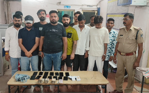 फाफाडीह इलाके से 15 जुआरी गिरफ्तार, 1,54,500 नगद सहित मोबाइल फोन जप्त फाफाडीह इलाके से 15 जुआरी गिरफ्तार, 1,54,500 नगद सहित मोबाइल फोन जप्त