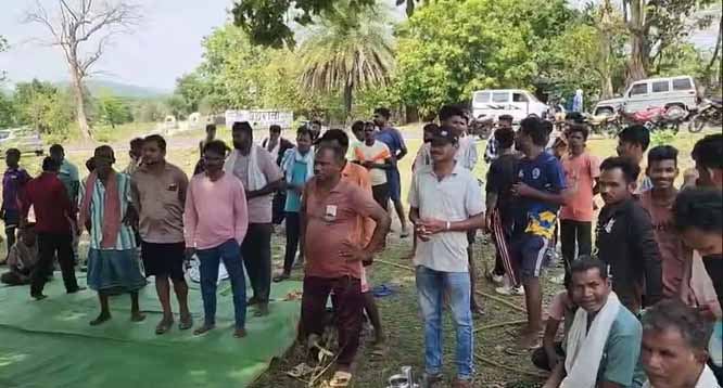 मालिक मकबूजा के नाम पर लीज की जमीन रायपुर की अदरस कम्पनी को बेच दी गई मालिक मकबूजा के नाम पर लीज की जमीन रायपुर की अदरस कम्पनी को बेच दी गई