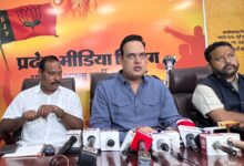 नीट परीक्षा को लेकर युवाओं की हितैषी बनने का पाखण्ड प्रदर्शित कर रही कांग्रेस : श्रीवास नीट परीक्षा को लेकर युवाओं की हितैषी बनने का पाखण्ड प्रदर्शित कर रही कांग्रेस : श्रीवास